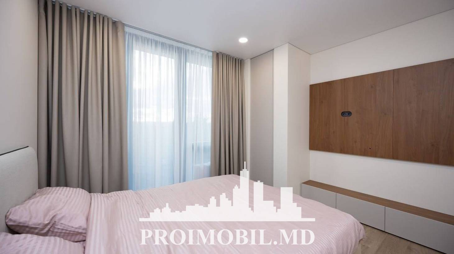 https://images.proimobil.md/l25lMb8lgJ3TuKw7zen2-K2fhEEKDhkmVV-DlG5xxL4/watermark:0.75:so:0:30:0.39/resize:fill:1460:816:1/gravity:ce/bG9jYWw6Ly8vZXN0YXRlL2xyLzZmZGI4NWZiLWY3M2EtNDU4Mi05OGE2LWY3YTAxMzE4ZTMzMC5qcGVn