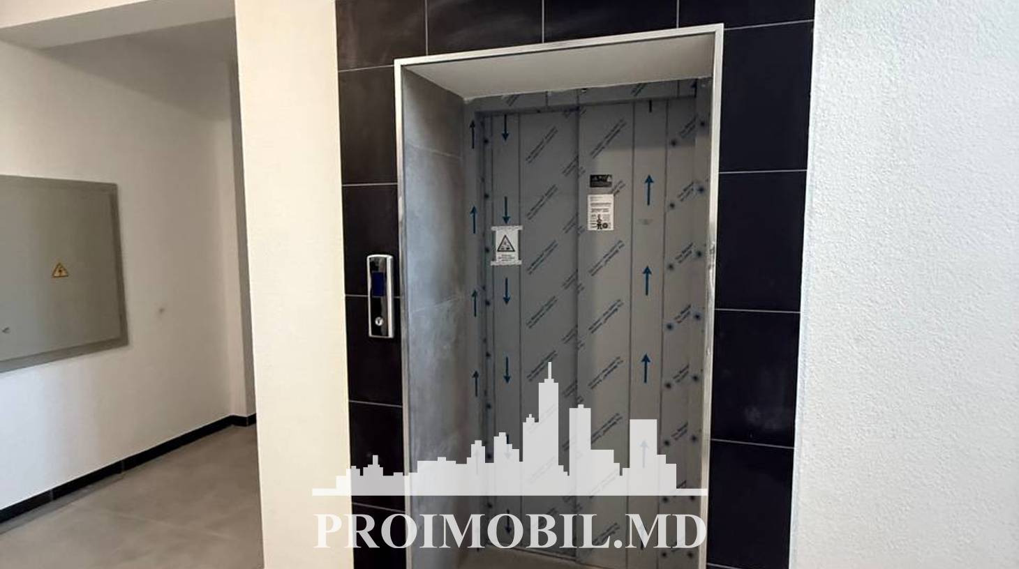 https://images.proimobil.md/l2L95T_WPe99OVCS_4Lr5x38njAoWLQsJbFxkx8p-wc/watermark:0.75:so:0:30:0.39/resize:fill:1460:816:1/gravity:ce/bG9jYWw6Ly8vZXN0YXRlL2xyLzJhYzA3MWQ0LTgzNmUtNDk0MS05ODYzLWI0ZDVjMmE3OTFiZC5qcGVn