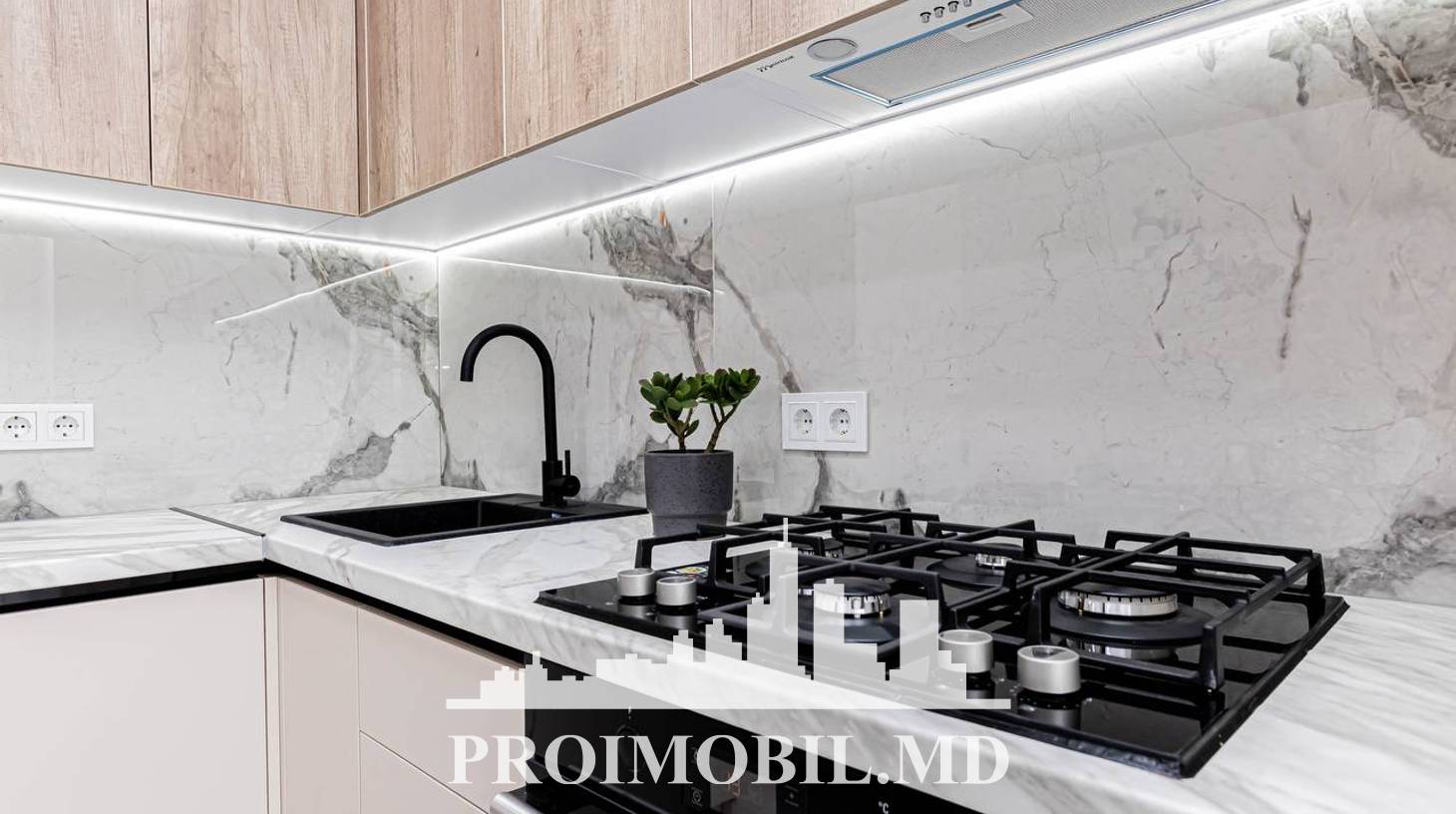 https://images.proimobil.md/l6c_PQxCaQ90jbWpl9iYw9YdcnewyXkg1fAo5C0ATZ8/watermark:0.75:so:0:30:0.39/resize:fill:1460:816:1/gravity:ce/bG9jYWw6Ly8vZXN0YXRlL2xyL2M1MWI1NjNhLWFmMGEtNDY2NS1iODZiLWU5NDNkYWM0OWFiOC5qcGVn