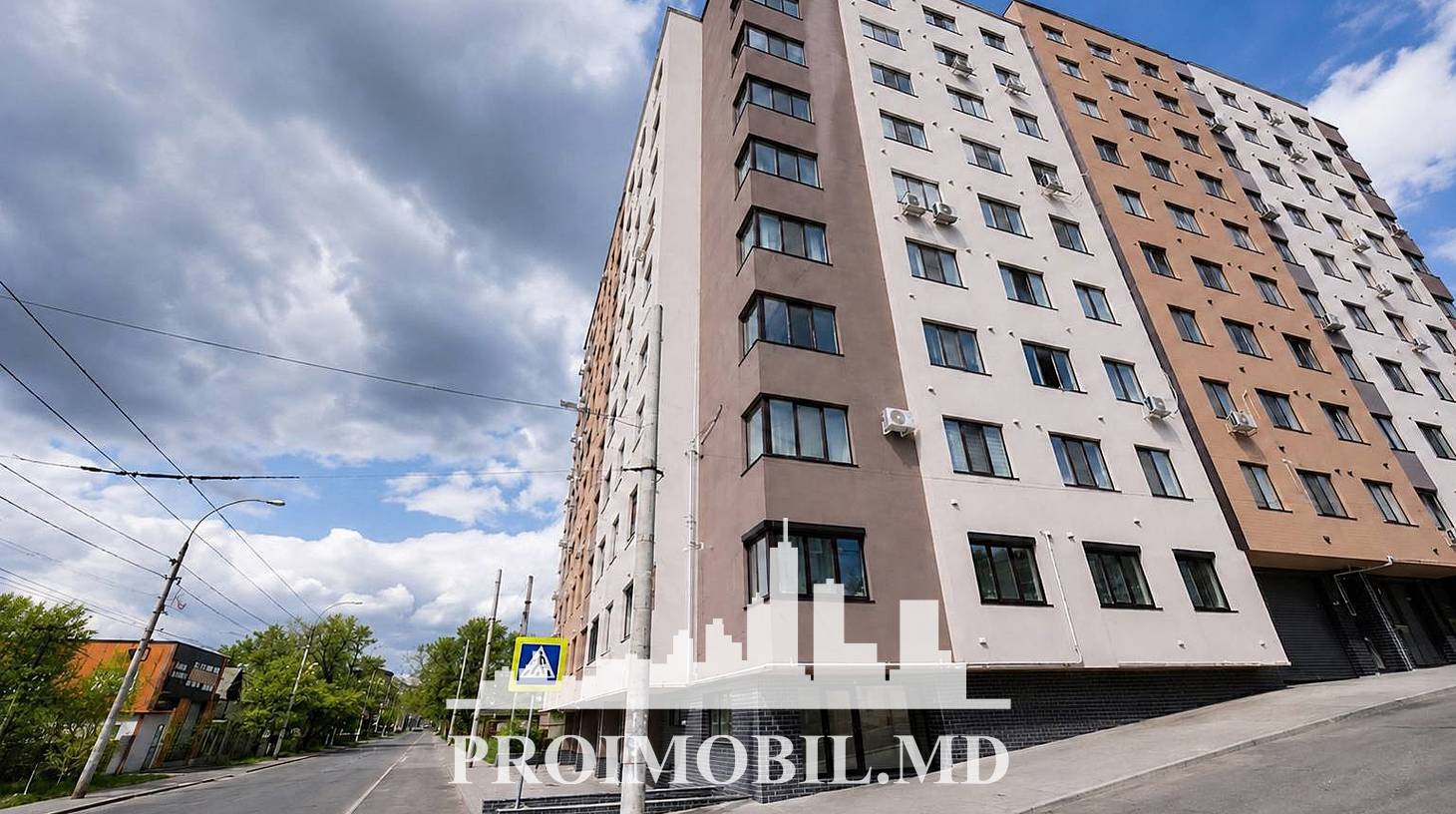 https://images.proimobil.md/l7XmOz3pp9DFPoKHOPTKpGIe4pgq-fafdtgkY1saR1I/watermark:0.75:so:0:30:0.39/resize:fill:1460:816:1/gravity:ce/bG9jYWw6Ly8vZXN0YXRlL2xyLzFkNDRkZDlmLWU0MDEtNGM0MS05ZTliLTIzZTBjZDQzYzgxYi5qcGVn