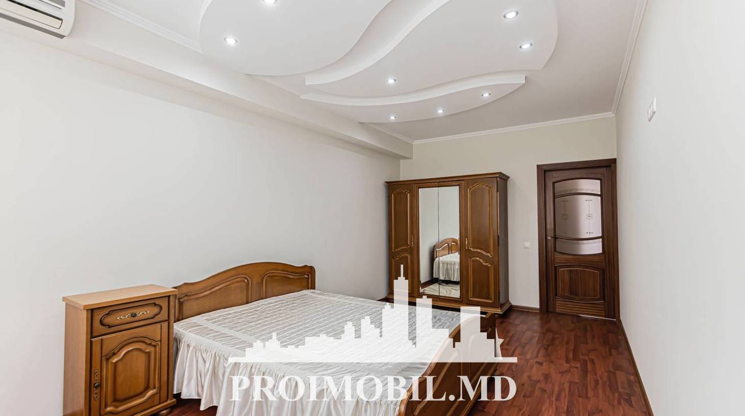 https://images.proimobil.md/lAHym3QT_P5F9Q1wzrYn5wMB_QvEHoy5wzYg9f_ITNk/watermark:0.75:so:0:30:0.39/resize:fill:1460:816:1/gravity:ce/bG9jYWw6Ly8vZXN0YXRlL2xyL2QzNDJjYWJmLTJmNmUtNDJiMS1hYjQ5LTViNDZiM2NlMjdhOC5qcGVn