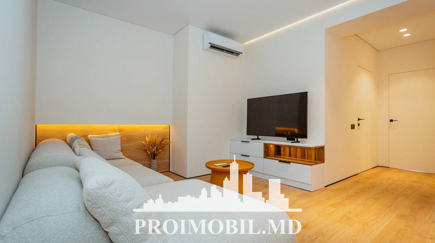 https://images.proimobil.md/lBEZDIfv0Z73Hw4hdklyb77-AOTUIb6DtB8fJCFrcpw/watermark:0.75:so:0:30:0.39/resize:fill:1460:816:1/gravity:ce/bG9jYWw6Ly8vZXN0YXRlL2xyLzdlODg3ZjEyLWJhMjgtNDIzNy1iMzk5LWVjMjAwMDRlNTE5My5qcGVn