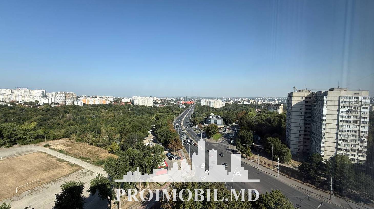 https://images.proimobil.md/lBUTTrf7_EKIZcH8GLVbS6zs4bqkaYn4VI0zVENYUx4/watermark:0.75:so:0:30:0.39/resize:fill:1460:816:1/gravity:ce/bG9jYWw6Ly8vZXN0YXRlL2xyL2VjYTBkNjY4LTRjNDgtNDQ1YS05YzU5LTdlMjVhZjlkMmRlMS5qcGVn