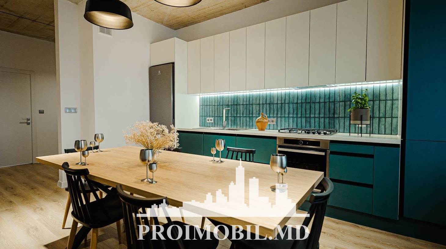 https://images.proimobil.md/lDLvT03Y2I6dLnVIr0b03_qyQqFpzb0KynPwXKpdh4o/watermark:0.75:so:0:30:0.39/resize:fill:1460:816:1/gravity:ce/bG9jYWw6Ly8vZXN0YXRlL2xyLzkyNzJlMmFhLWI4MmItNDQwMy04MDNiLTk5OGVhNzgyY2NiZi5qcGVn