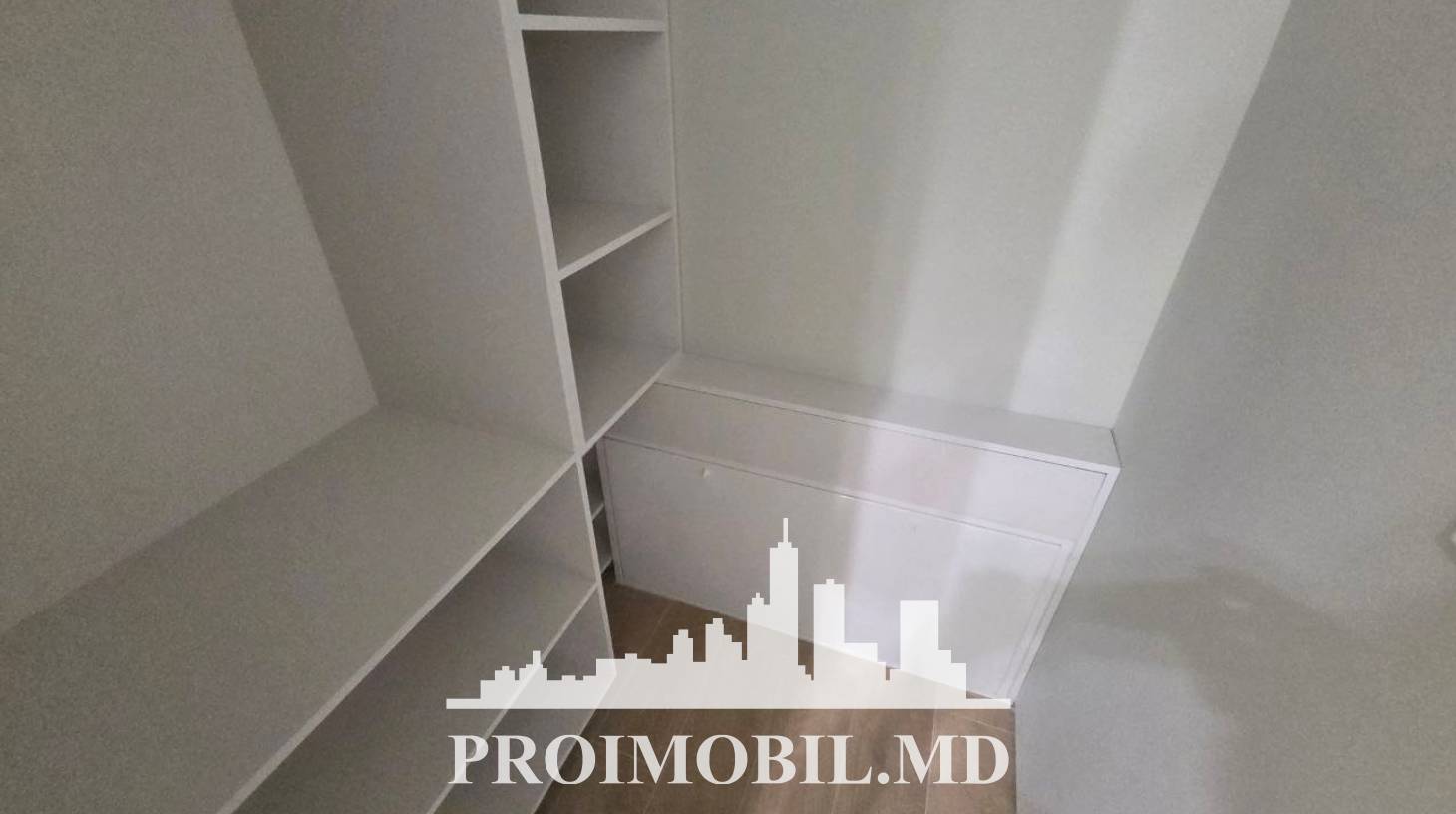 https://images.proimobil.md/lGxv4F9xWl0-qYHVe25fY6zL_vKTKQAzBfWY9hqLe-8/watermark:0.75:so:0:30:0.39/resize:fill:1460:816:1/gravity:ce/bG9jYWw6Ly8vZXN0YXRlL2xyLzYxZTcwNzE2LWFlNDUtNGZlYS1iNDUxLTU3NGZhM2IyNDQ4Zi5qcGVn
