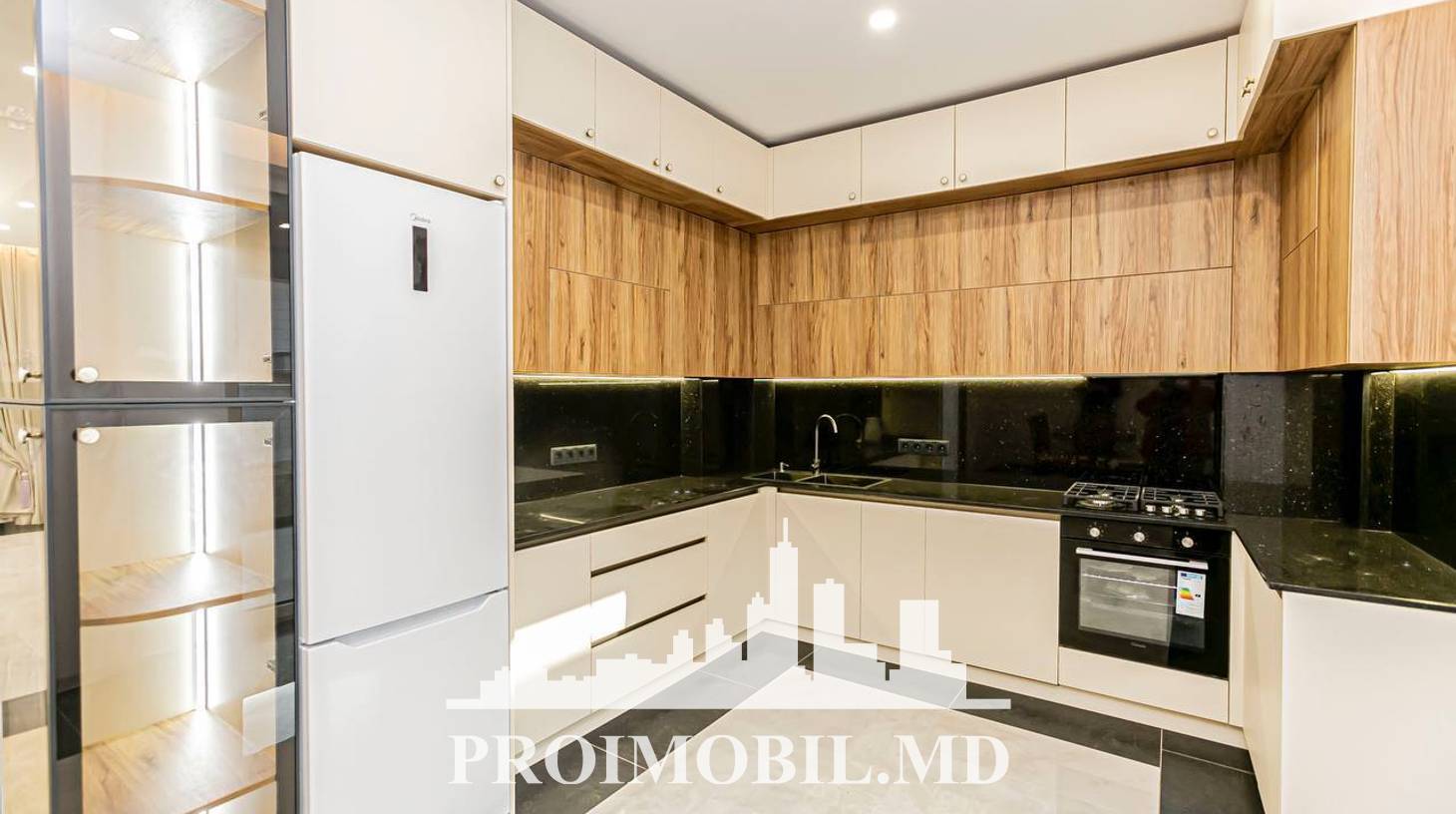 https://images.proimobil.md/lJJSbo99nuf4vmqNECJs9_Spzy-FDWUBEdZ800Wvemw/watermark:0.75:so:0:30:0.39/resize:fill:1460:816:1/gravity:ce/bG9jYWw6Ly8vZXN0YXRlL2xyLzIwMzNiYjkyLWU3NjctNGIwYi04ZWY3LWVhM2Y2N2EyNzNkYi5qcGVn