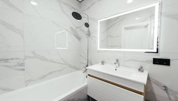https://images.proimobil.md/lRRLS7J_bdWJ0_PIYzlDmt1xf3bAlUzbKUT35cl1AwU/resize:fill:350:198:1/gravity:ce/bG9jYWw6Ly8vZXN0YXRlL2xyLzUzYTUyZTY3LTFkNDktNGNhZS04Yzc0LWUyMWIxNTY1NGQ3Zi5qcGVn