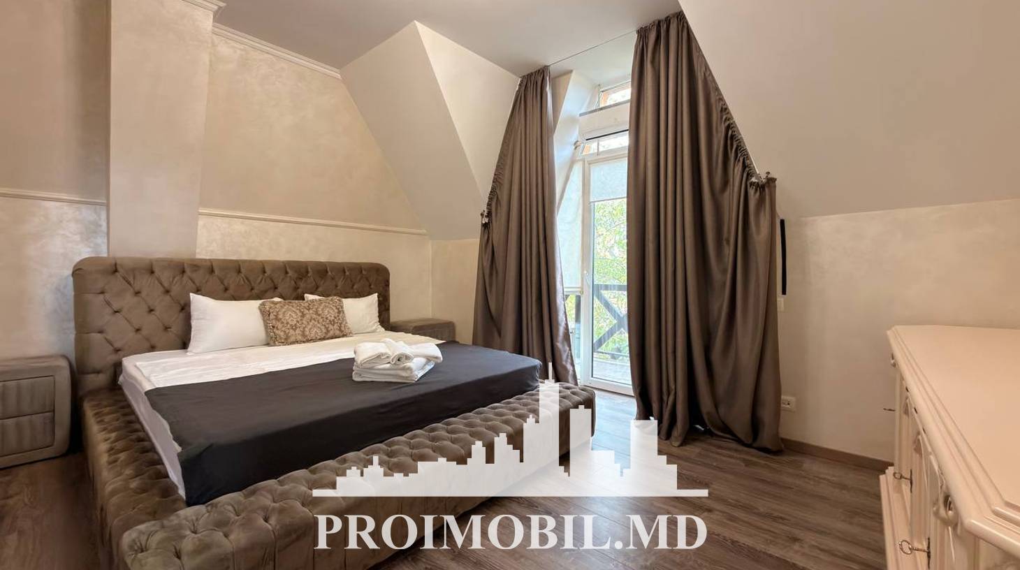 https://images.proimobil.md/lSuQqUAtVdHis5xFpDYHN6r1acrxiG7gmWGJxuuMq0M/watermark:0.75:so:0:30:0.39/resize:fill:1460:816:1/gravity:ce/bG9jYWw6Ly8vZXN0YXRlL2xyL2YwZjRkMTMwLWI5NzMtNDNjZi04N2Q3LTUwODY5NzZiYWRkNy5qcGVn