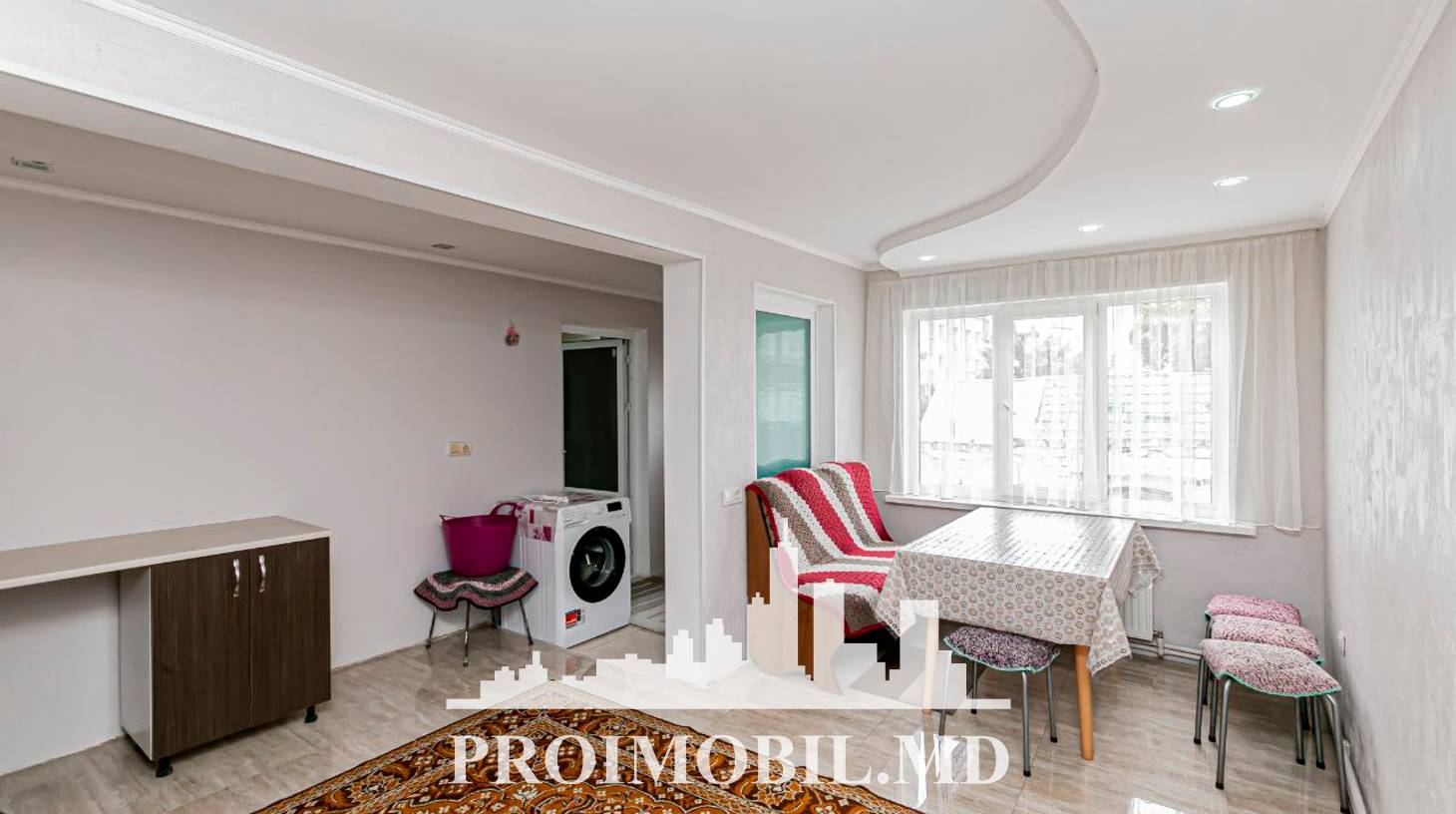 https://images.proimobil.md/lT5klOgWk47-0ZosEeF5zTqrkh2CbUsqJSALV0zX_vI/watermark:0.75:so:0:30:0.39/resize:fill:1460:816:1/gravity:ce/bG9jYWw6Ly8vZXN0YXRlL2xyLzlmOGM0ZmRhLTMxN2EtNDYzYS1iMTU1LWYzMWI5MWM5ZDhlOC5qcGVn