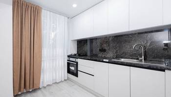 https://images.proimobil.md/lWea7G1ay72y9i11CTE7JlZFyQr3tk2sK_2FeRwc1Rc/resize:fill:350:198:1/gravity:ce/bG9jYWw6Ly8vZXN0YXRlL2xyLzY2NjM0YTUxLWNhYWEtNDI4Zi1hNzVhLTAxYTI1YzY3NjM4Yy5qcGVn
