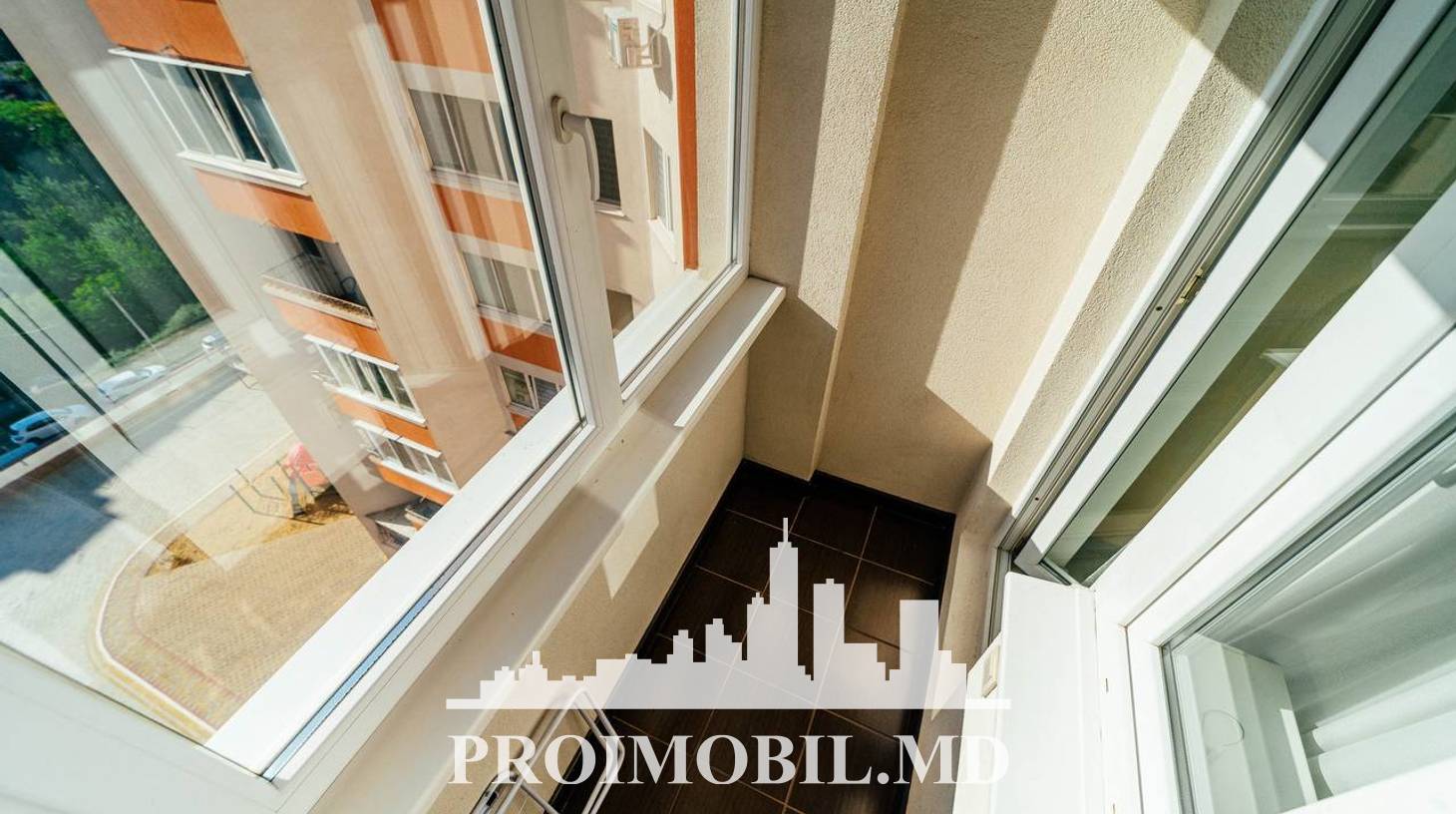 https://images.proimobil.md/lWiOIsNQb_sPSMbI-83x-yBD24wjQYHJ4Kavc6nDo68/watermark:0.75:so:0:30:0.39/resize:fill:1460:816:1/gravity:ce/bG9jYWw6Ly8vZXN0YXRlL2xyL2I1NDVkZTYzLTA3YTItNGVkNi05NzAwLTA4OGZjYzdiM2JmMS5qcGVn