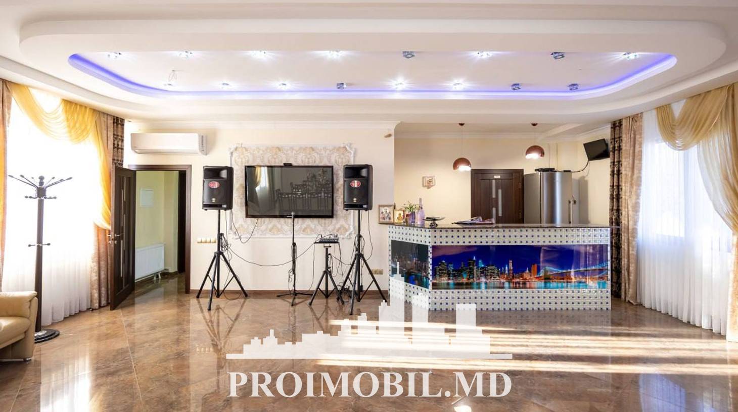 https://images.proimobil.md/lZE3p2WQQXcIMq5oK3pYC8njs9SWAC72IF5yIWFWu_8/watermark:0.75:so:0:30:0.39/resize:fill:1460:816:1/gravity:ce/bG9jYWw6Ly8vZXN0YXRlL2xyLzBkODc0MWVlLTZiMWQtNGZkNC1iYzU4LTI4Yzk2ZWZiNDhiNy5qcGVn