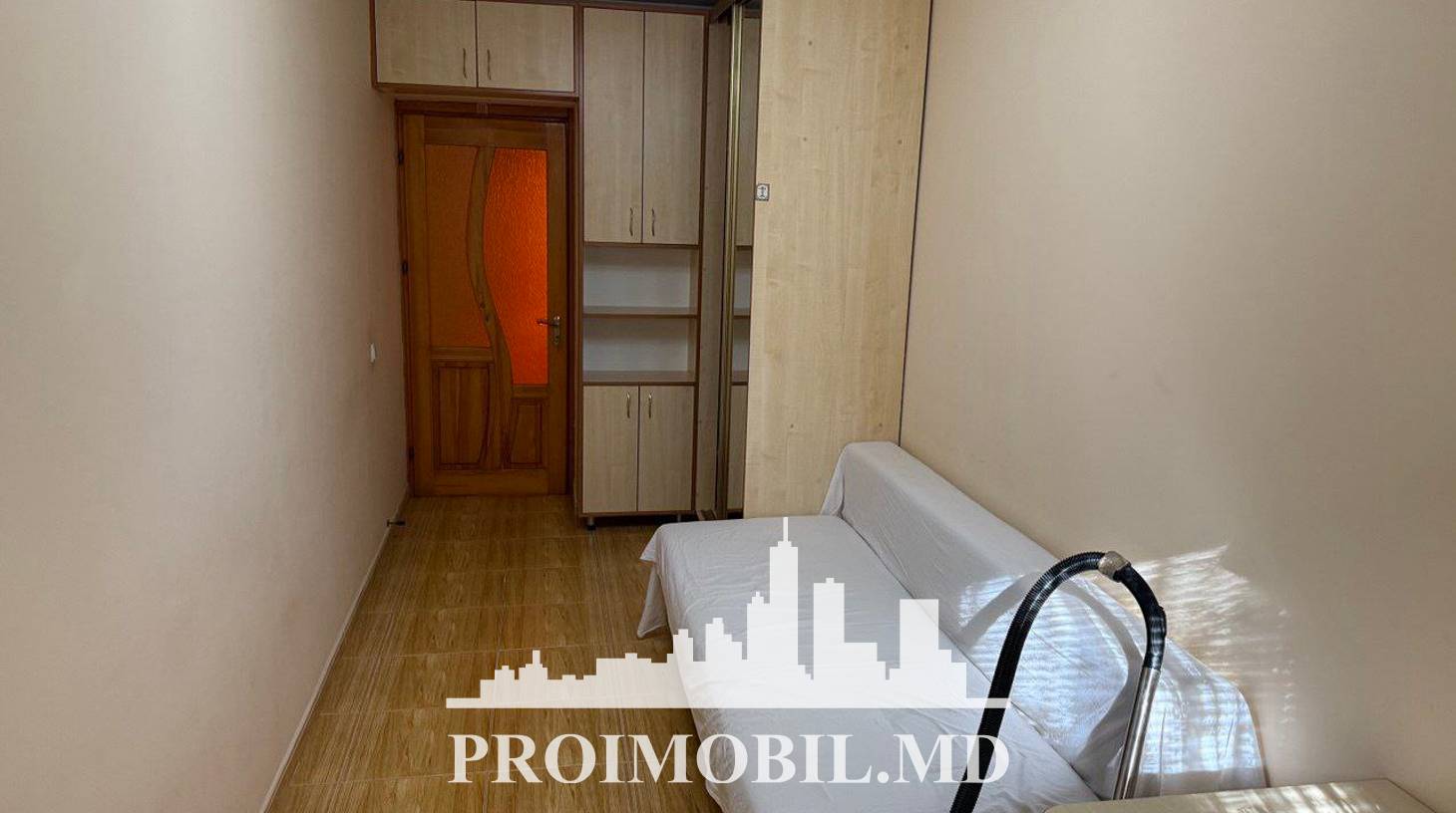 https://images.proimobil.md/l_cq4YpeuEEN9W7vrCrFy-_FKeAaKQWsTPQmhkctBsQ/watermark:0.75:so:0:30:0.39/resize:fill:1460:816:1/gravity:ce/bG9jYWw6Ly8vZXN0YXRlL2xyLzU1MGE4YWY0LTFjODctNGI0ZS1hOTQ2LTcyZjA4NDA5NDg3Ny5qcGVn