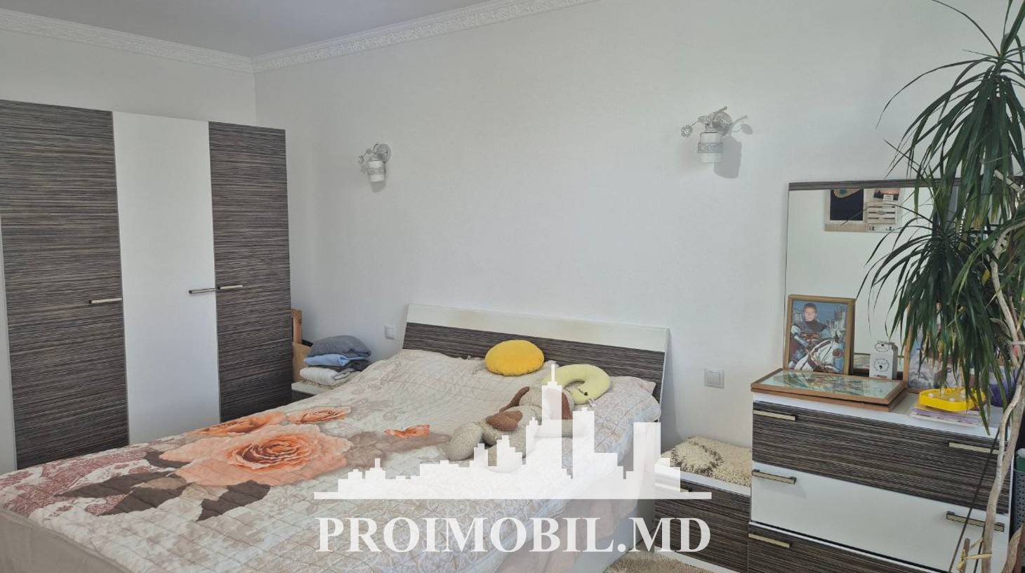 https://images.proimobil.md/laDanO0lCMT_hSp_hBcwP2VSxpfK818i3eka5PTQws4/watermark:0.75:so:0:30:0.39/resize:fill:1460:816:1/gravity:ce/bG9jYWw6Ly8vZXN0YXRlL2xyL2U3NzFhMjIyLWNhZTEtNDE2MC1iYTkzLTE2ZGU0ODExMzhkYi5qcGVn
