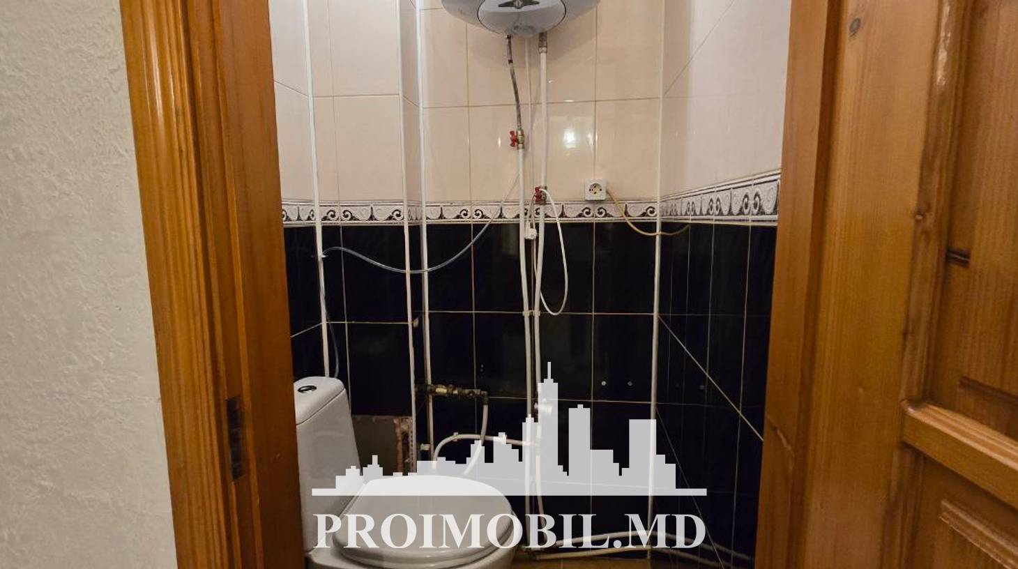 https://images.proimobil.md/lbPCDzCFW4eN1K8X5AnhLz70i2olP8vharrkID7ckZo/watermark:0.75:so:0:30:0.39/resize:fill:1460:816:1/gravity:ce/bG9jYWw6Ly8vZXN0YXRlL2xyL2RlYmI0YjJkLTJiZDItNDc1OC05MmM2LWJkNTRmODZlMGI1Yy5qcGVn