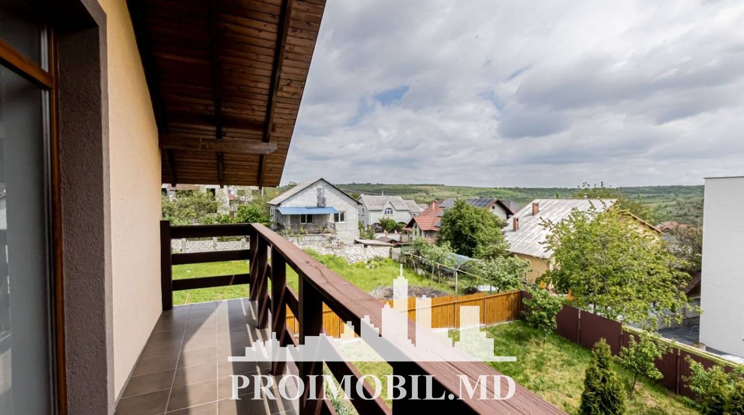 https://images.proimobil.md/lbh2xUyjyNV-pazkRZChMzHxbKGhwfjh_NuTGqA5v-A/watermark:0.75:so:0:30:0.39/resize:fill:1460:816:1/gravity:ce/bG9jYWw6Ly8vZXN0YXRlL2xyL2ZmNGJhMTk5LWNjNWMtNDU5ZS1hOTc4LTk3NzEwOTc3ZWYzZC5qcGVn