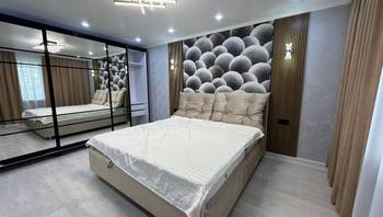 https://images.proimobil.md/lc_oPqLoWCSSzlazok2fJJMro5W1HIkQUfdeS_bZ4m8/resize:fill:350:198:1/gravity:ce/bG9jYWw6Ly8vZXN0YXRlL2xyLzg2MzBmODdhLWUwMTktNGQxYS05ZTk5LWY5NjczYWRmNDI3OC5qcGVn