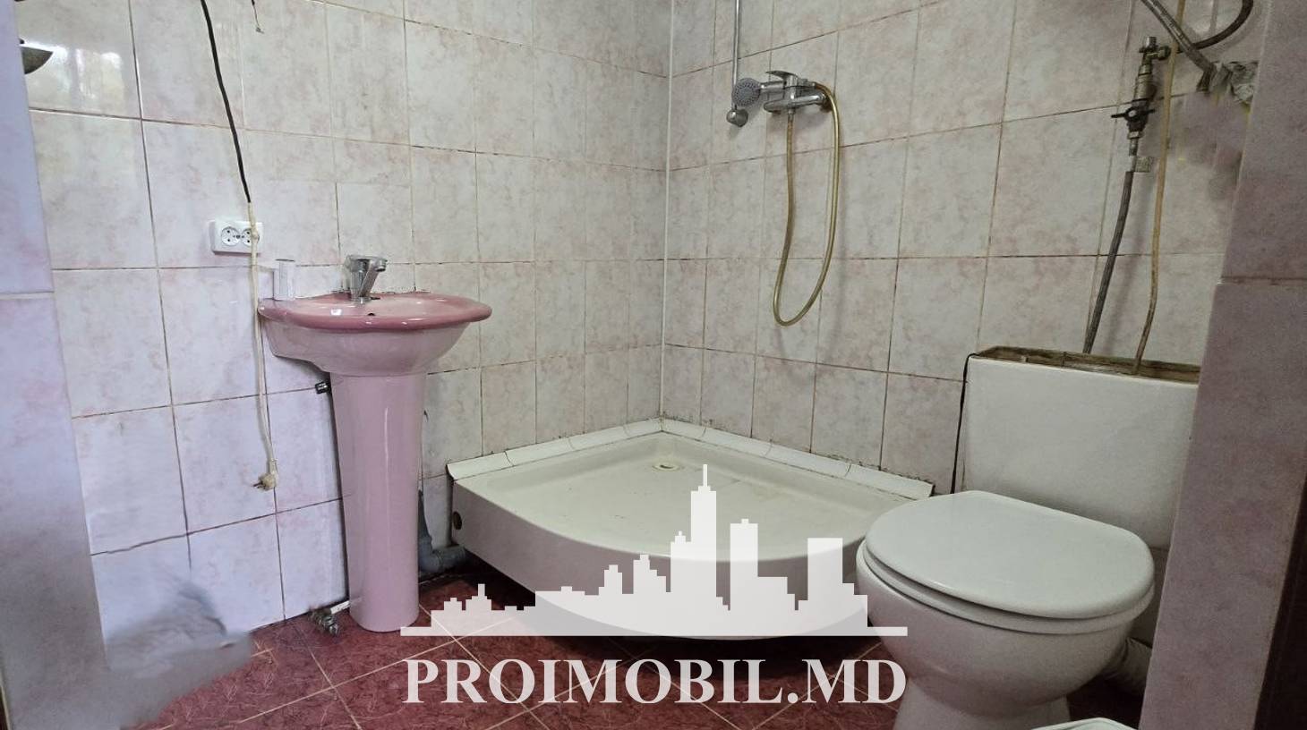 https://images.proimobil.md/ldBWCT5Hjxb33GMiNR_g_l7UjPmeLaR6Nih9bdhED4Q/watermark:0.75:so:0:30:0.39/resize:fill:1460:816:1/gravity:ce/bG9jYWw6Ly8vZXN0YXRlL2xyLzYwODI5MjA4LTE5MzUtNDcwMS1hOTQ3LTI0MTRlZDk3Y2NiYy5qcGVn