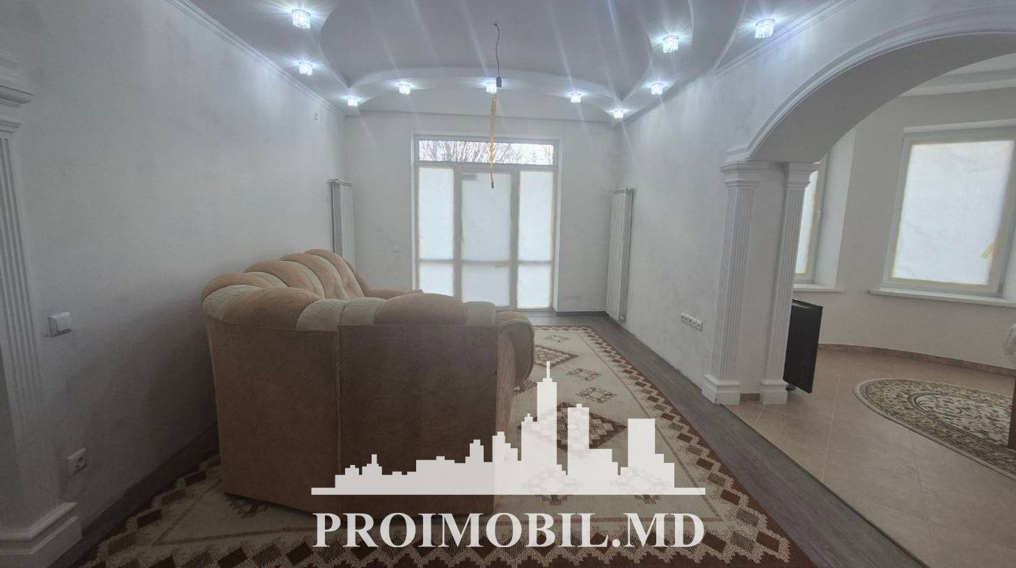 https://images.proimobil.md/lg--i006i99kBixZHpmUnCD4gbX5Zz-UKNkVtzNcUoU/watermark:0.75:so:0:30:0.39/resize:fill:1460:816:1/gravity:ce/bG9jYWw6Ly8vZXN0YXRlL2xyLzM1NGY2MDNiLWRiNTItNGI2Yy1hOWEyLTFiZmY3NjMwNjNhMS5qcGVn