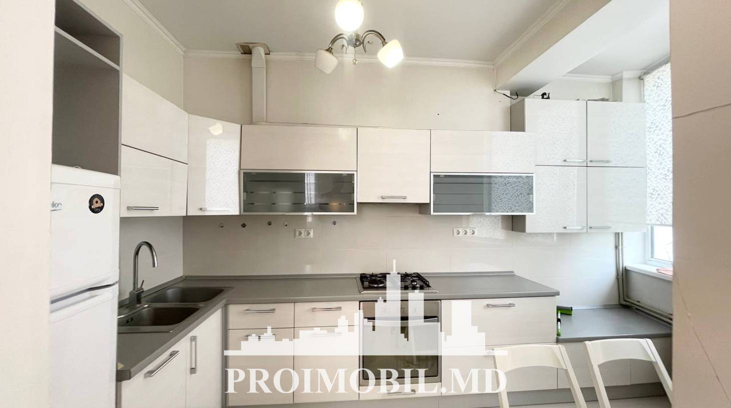 https://images.proimobil.md/lh5dXzXEaVpVzZDTl14HZ-OGrhvXQ8y8qS0HKLjGKH0/watermark:0.75:so:0:30:0.39/resize:fill:1460:816:1/gravity:ce/bG9jYWw6Ly8vZXN0YXRlL2xyLzY5Y2JjYmMzLTZjNjEtNDkyYi1iYTQ1LTJkN2ZiODMyNTRkZS5qcGVn