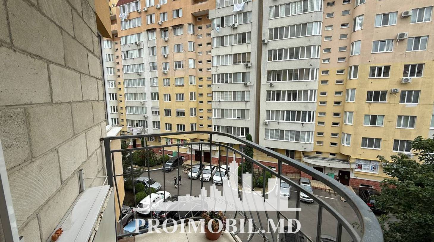 https://images.proimobil.md/lhhjTeYUt4anVCW-mX_x6nIAZ98duB4KKMniWXH8bfc/watermark:0.75:so:0:30:0.39/resize:fill:1460:816:1/gravity:ce/bG9jYWw6Ly8vZXN0YXRlL2xyL2NiN2JjMjkwLTZkNDQtNDY5Yi1iMWZjLWI2MzlkNjlkYTMzOC5qcGVn