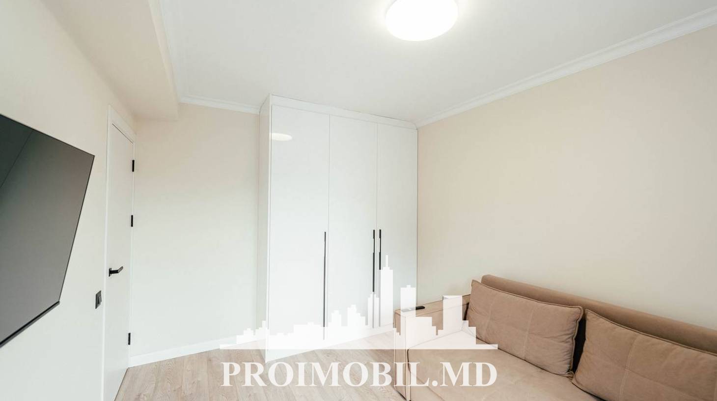 https://images.proimobil.md/lj-fkkmkJ_gS5gyTeiA5o-4DSIdPnfhbJ21gJ615fCo/watermark:0.75:so:0:30:0.39/resize:fill:1460:816:1/gravity:ce/bG9jYWw6Ly8vZXN0YXRlL2xyLzViNTZlZTBiLWY3MDMtNGMzNS1hMzQ4LTZkYzFlMjExMTQyOS5qcGVn