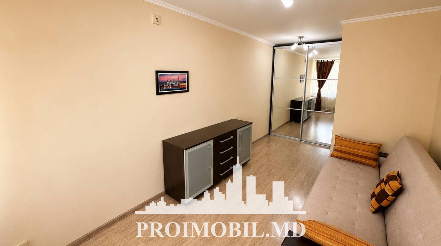 https://images.proimobil.md/lkfO7w2IpAQOOnkuZMJ1A60suugH4M0ySMh1a3-UkZ8/watermark:0.75:so:0:30:0.39/resize:fill:1460:816:1/gravity:ce/bG9jYWw6Ly8vZXN0YXRlL2xyLzhkM2IyOTM2LWVjYzQtNDU0Zi04NDRkLTQ2NGFlZTJhYWM3ZC5qcGVn