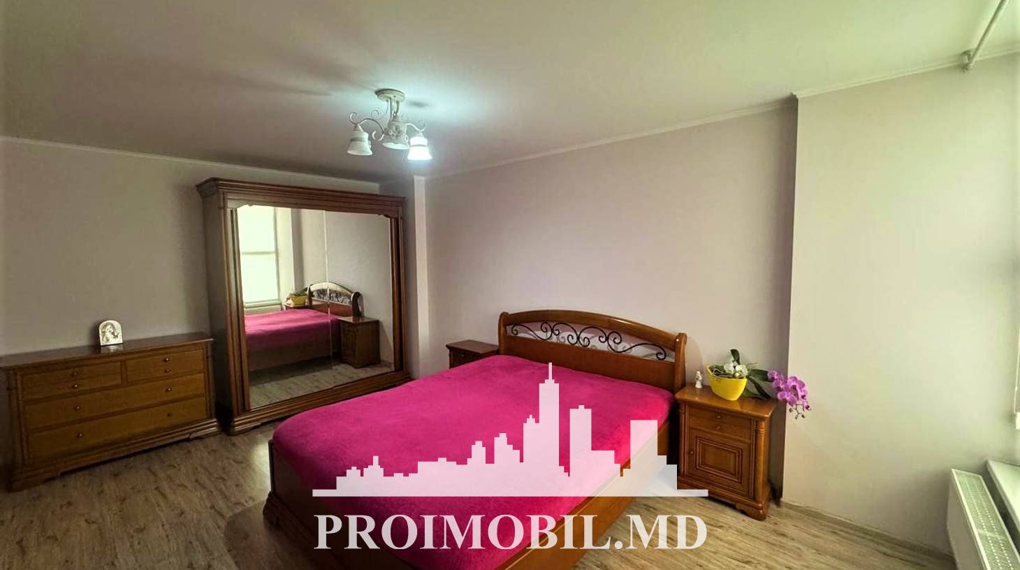 https://images.proimobil.md/lqlCzmza5Dm81uLzJ6KBSZiQkrC6_vMSxgF471m6MSI/watermark:0.75:so:0:30:0.39/resize:fill:1460:816:1/gravity:ce/bG9jYWw6Ly8vZXN0YXRlL2xyLzQ4M2ViMzY2LTI0NzgtNDJlZC05MTQ3LWRmYTg1NGY4ZDI4YS5qcGVn
