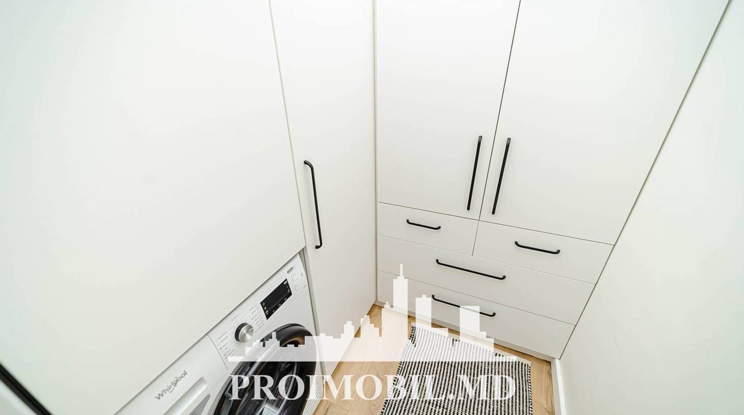https://images.proimobil.md/lvyxZD3GyDgG-PN98Cfh_gKposgY_YUwGQCqZ0by8TQ/watermark:0.75:so:0:30:0.39/resize:fill:1460:816:1/gravity:ce/bG9jYWw6Ly8vZXN0YXRlL2xyLzllMzU0ZGEwLTRkYjQtNGU4Yi1iMjRjLWNjY2E2ZDExMzBjYS5qcGVn