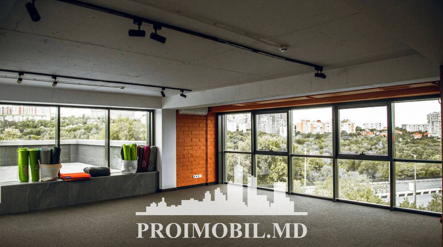 https://images.proimobil.md/lwd_2pbSiF_fszUwO6J1Y_cVcXhGZkVvnsYPa32sHQs/watermark:0.75:so:0:30:0.39/resize:fill:1460:816:1/gravity:ce/bG9jYWw6Ly8vZXN0YXRlL2xyL2FkNzQwMjgzLTJhMDItNDRkMC1hODkzLTU4NjM3NTc3MmUzYS5qcGVn