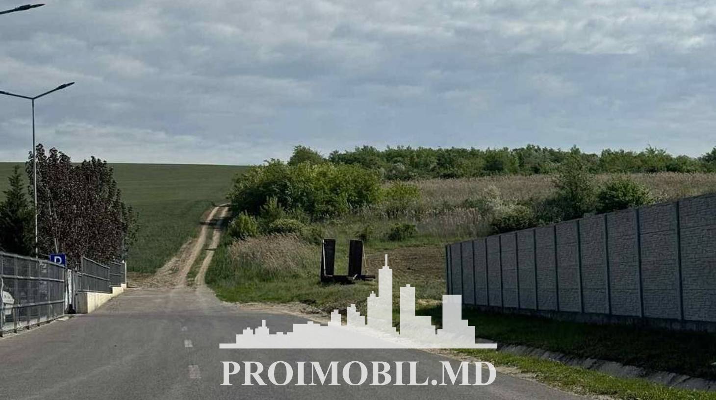 https://images.proimobil.md/lxSpkiCifU-6JmJNayL6O2rDfxj28jDQ4IGlCgzFU54/watermark:0.75:so:0:30:0.39/resize:fill:1460:816:1/gravity:ce/bG9jYWw6Ly8vZXN0YXRlL2xyL2U1MmViNTRkLTlhM2QtNGM2Mi04OWNlLTg1OWNlZjU0Mjk3ZS5qcGVn