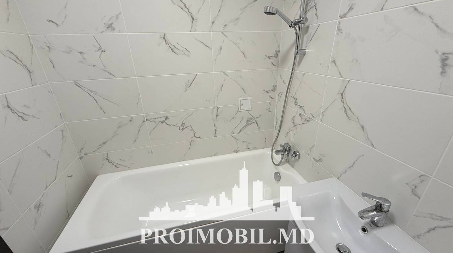 https://images.proimobil.md/lyI2r03fmVTb5Zso4n2RPRVg7msYa324MK7TFeo1-aY/watermark:0.75:so:0:30:0.39/resize:fill:1460:816:1/gravity:ce/bG9jYWw6Ly8vZXN0YXRlL2xyLzA3MGU2MmUzLWI1YmItNGVkMC04OWIwLThhZWEwY2MwMjkwMC5qcGVn