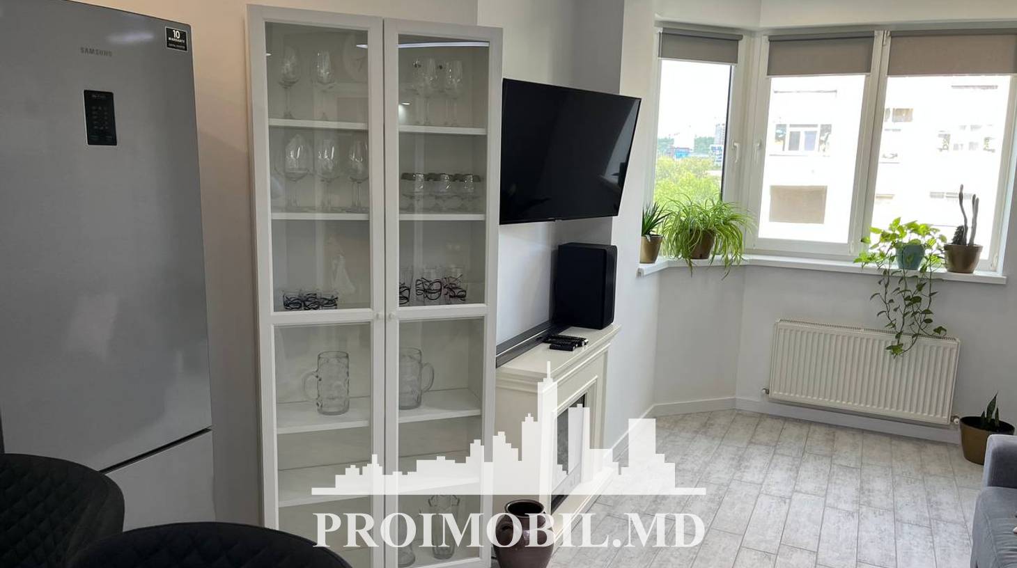 https://images.proimobil.md/lz6lUxME0GfAmayhYQ70ca3tvbrKMYeC76VLpd54zjg/watermark:0.75:so:0:30:0.39/resize:fill:1460:816:1/gravity:ce/bG9jYWw6Ly8vZXN0YXRlL2xyL2RiY2E1MTNiLTM0ZDItNDU0YS1hMTllLTgyNGUxMjVhNmM3MC5qcGVn
