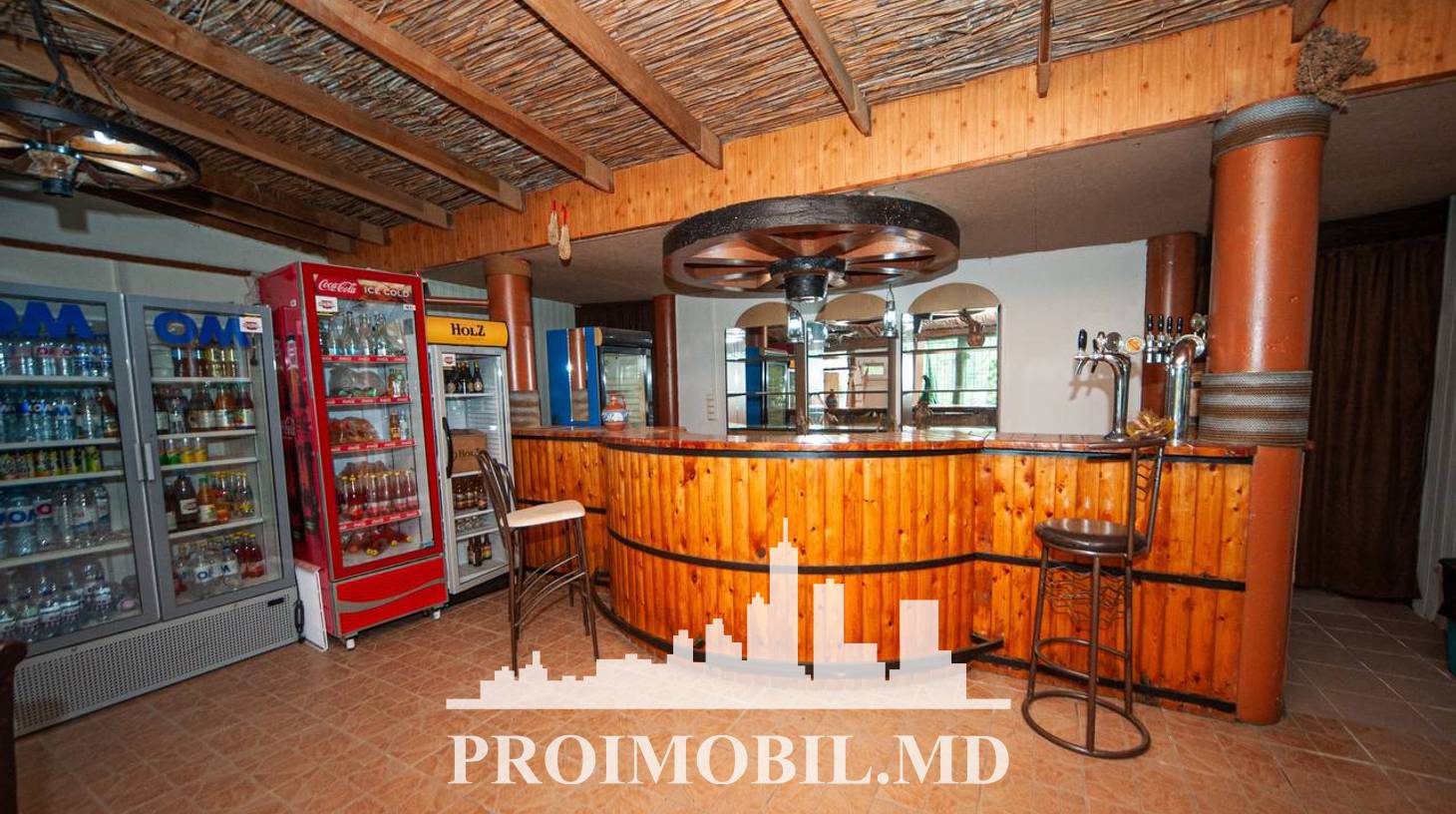 https://images.proimobil.md/m-k5pbJqqPT8F8lJ0x1ypXAxzvHriOeJLOZ_E3WNUO4/watermark:0.75:so:0:30:0.39/resize:fill:1460:816:1/gravity:ce/bG9jYWw6Ly8vZXN0YXRlL2xyLzIxZjE1NzMzLWUzNjMtNDg4OS05YTFiLTVhZDdmNDBjNDJkNy5qcGVn