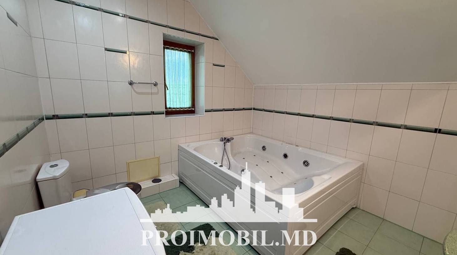 https://images.proimobil.md/m2V4ilweHjIcr9eP9tqW14uxp91O9R-7l2pdINcRuWI/watermark:0.75:so:0:30:0.39/resize:fill:1460:816:1/gravity:ce/bG9jYWw6Ly8vZXN0YXRlL2xyLzYzYzY1ZDU4LTZkYzItNGE4Ny1iMzY5LWVlZDg5ZDI5ZTgxNi5qcGVn