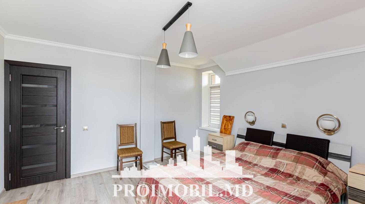 https://images.proimobil.md/m4tPZsbjD3FbzcKmhq_KulvTP0l1zlKTljKgUpFQbOo/watermark:0.75:so:0:30:0.39/resize:fill:1460:816:1/gravity:ce/bG9jYWw6Ly8vZXN0YXRlL2xyLzVmYTNlNTQ5LWE5NmUtNDI4MC1iMTFhLTI1ODg2ZDU1NGRmNC5qcGVn