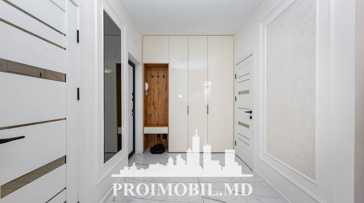 https://images.proimobil.md/m7dF5wz2SoDpF5t4mYu7wJX849zsotYKlQxSyBEosLo/watermark:0.75:so:0:30:0.39/resize:fill:1460:816:1/gravity:ce/bG9jYWw6Ly8vZXN0YXRlL2xyLzZjODAzYmY5LWM2OWMtNDhiZS1iYzM4LWQxNTE5MGM1MWNhZS5qcGVn