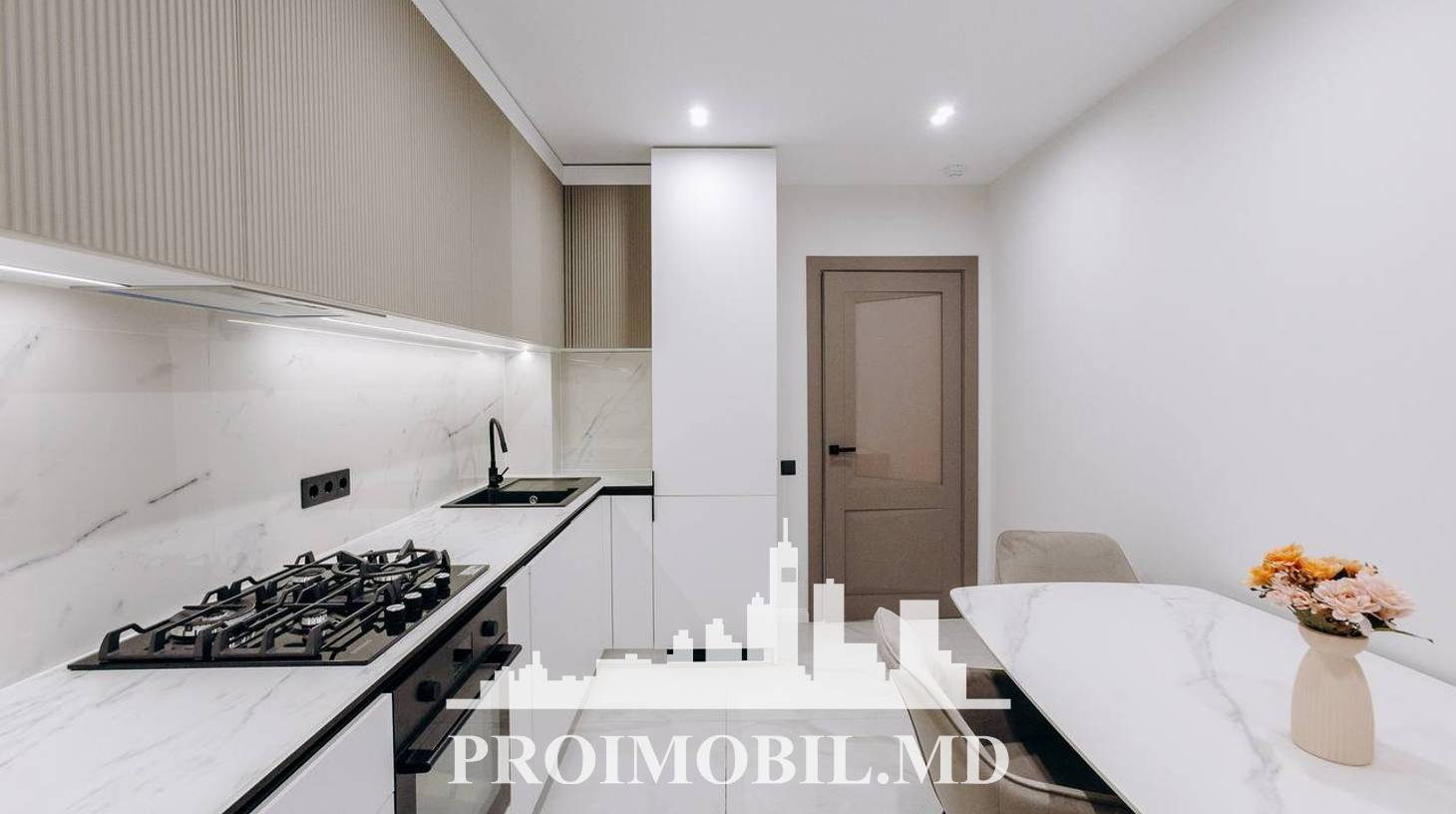 https://images.proimobil.md/mAP9HGIFnrp66KsQRiQ4VQi2MQ9m2CXjJua9CCkVEug/watermark:0.75:so:0:30:0.39/resize:fill:1460:816:1/gravity:ce/bG9jYWw6Ly8vZXN0YXRlL2xyLzU5N2FlNzA3LWI0YWEtNDMwYS05MWQ1LWI0N2FmM2RiY2M1ZC5qcGVn