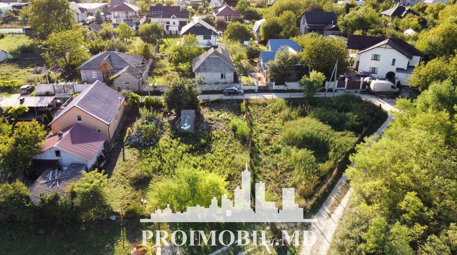 https://images.proimobil.md/mBeqCqSS2BaVq1cdMa9o7s_slVfO7OvR091-1reieFM/watermark:0.75:so:0:30:0.39/resize:fill:1460:816:1/gravity:ce/bG9jYWw6Ly8vZXN0YXRlL2xyL2I2YWYyYTIyLWExNjItNGJlYi05MmZmLTNlZTdiN2I1MzBkOS5qcGVn