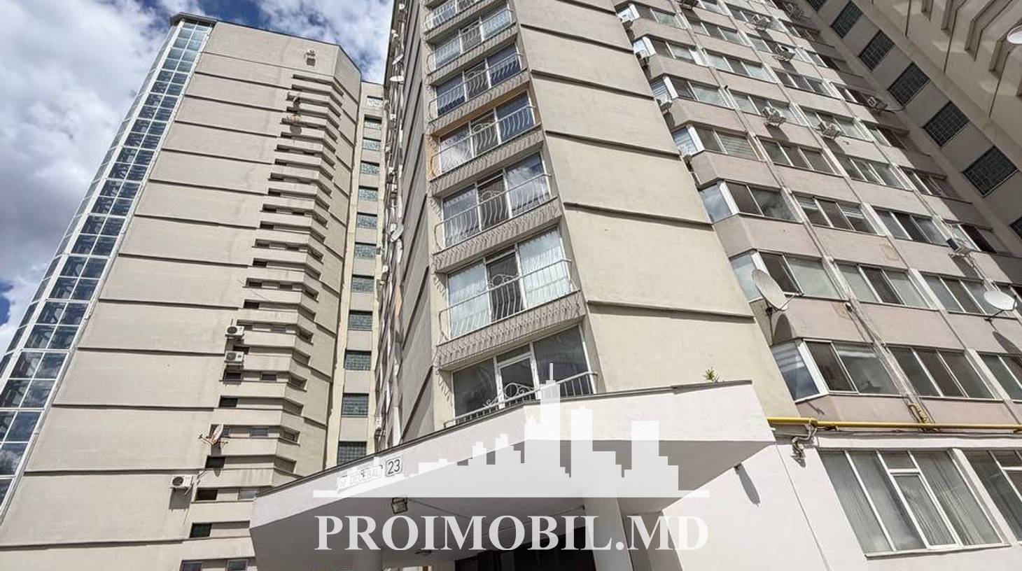 https://images.proimobil.md/mD90MTF-urRVQl8zx0fsaqFuvYW_ky1KU-p5wiN-hOY/watermark:0.75:so:0:30:0.39/resize:fill:1460:816:1/gravity:ce/bG9jYWw6Ly8vZXN0YXRlL2xyLzZjZjU1M2I4LTYzNWUtNDUyZC05NWIwLTYyMDc2NjYwYWFkYS5qcGVn