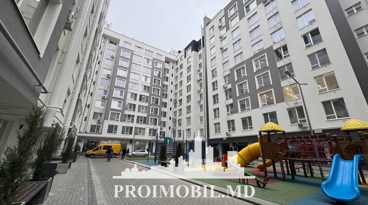 https://images.proimobil.md/mGfGWBgsP9YLRpdDratgjUkA0vaQ4UvPc2lPAOAo0Y8/watermark:0.75:so:0:30:0.39/resize:fill:1460:816:1/gravity:ce/bG9jYWw6Ly8vZXN0YXRlL2xyLzk0ODU5NTRkLTM2M2MtNDU5OS1iZTNkLTgwMzQ4ZmMyOTdkOS5qcGVn