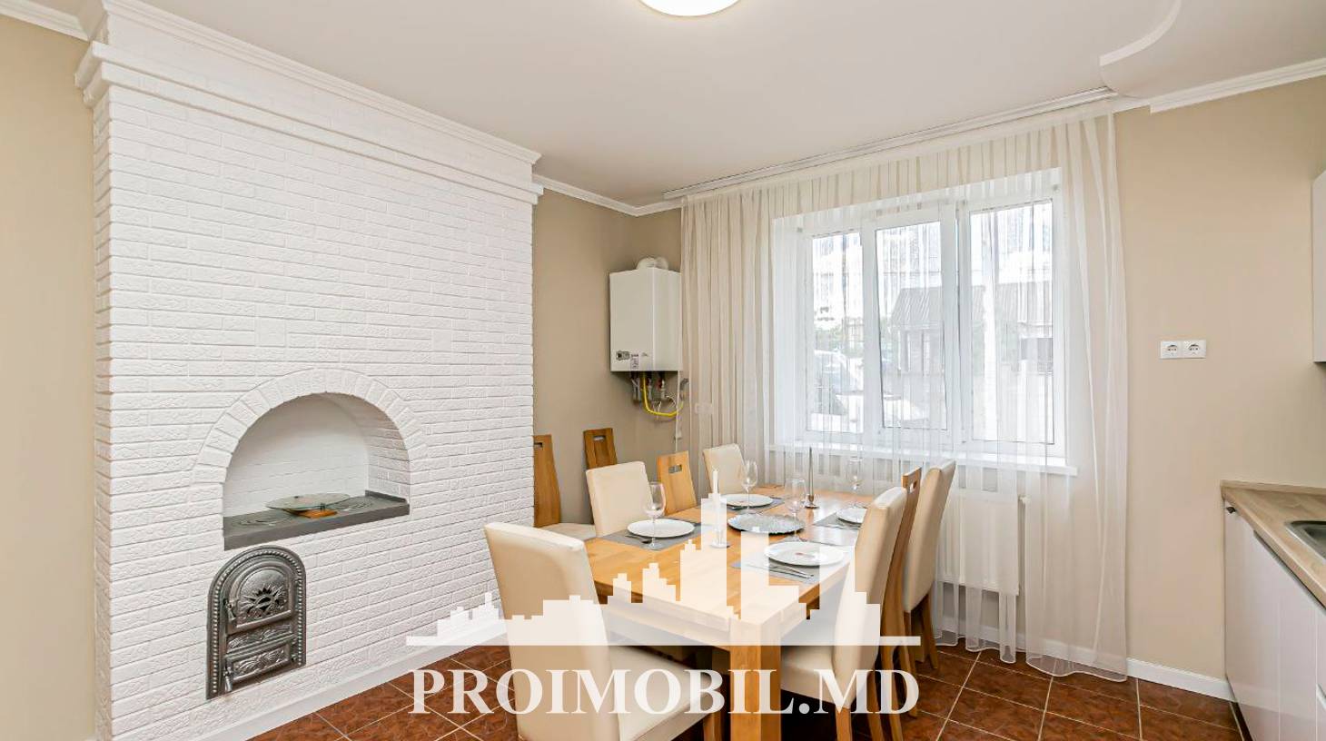 https://images.proimobil.md/mI2Jcj7ByF8A5S0wDb-NMwwhn8fEUpGKEZczrvTIuJk/watermark:0.75:so:0:30:0.39/resize:fill:1460:816:1/gravity:ce/bG9jYWw6Ly8vZXN0YXRlL2xyLzJiZTM4MGMyLThlNjQtNDM0YS1iMGQ5LWVkZjA1Nzc0OTI0Ny5qcGVn