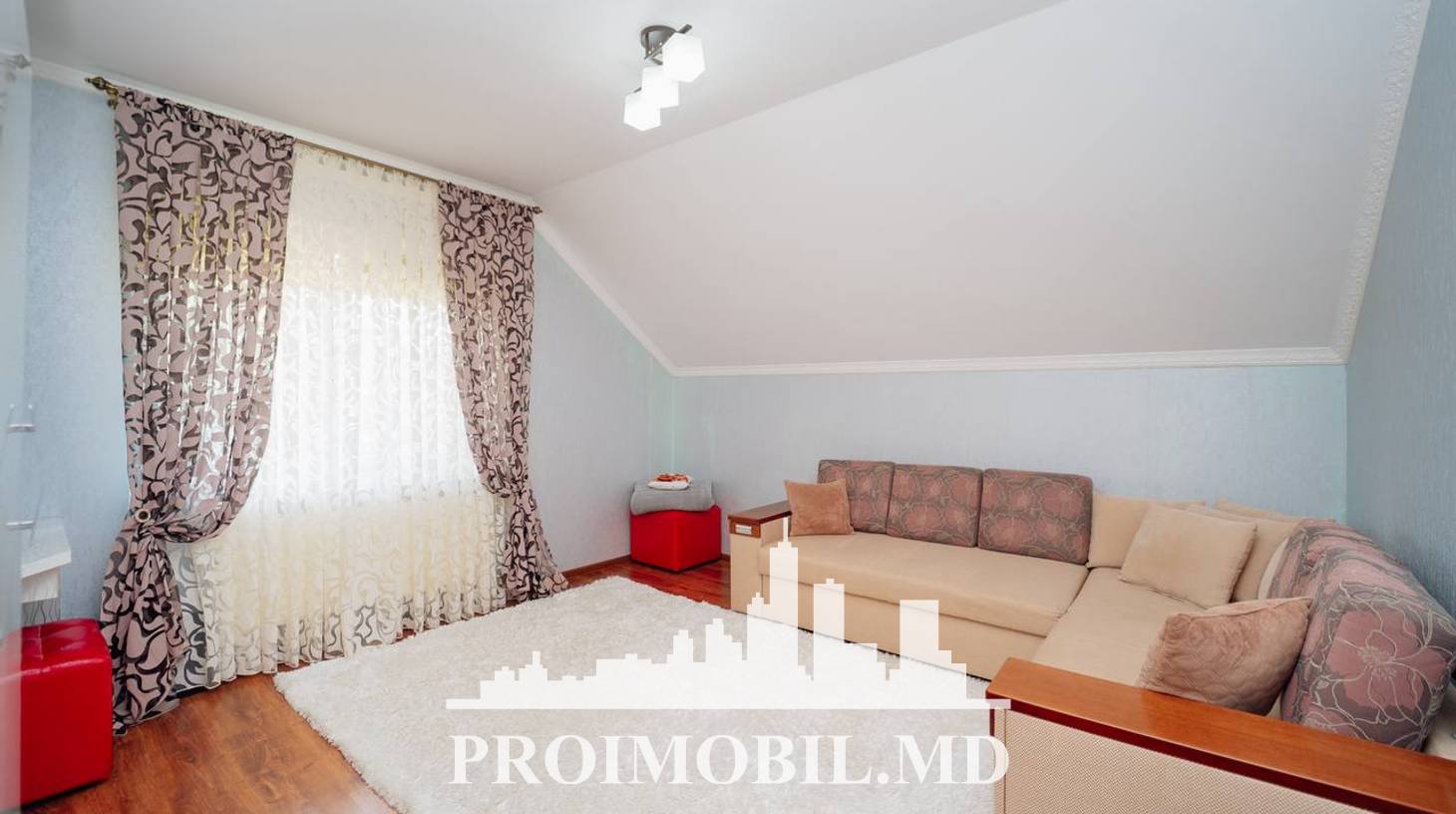 https://images.proimobil.md/mIJoiR4E9AymHzBzsfiZOGvZctcs-yuzVmshshw6aoE/watermark:0.75:so:0:30:0.39/resize:fill:1460:816:1/gravity:ce/bG9jYWw6Ly8vZXN0YXRlL2xyLzIwNThhNDZkLTJhOWItNDE5YS05NWVhLWIxZDY5YTM2N2UwNy5qcGVn