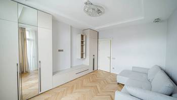 https://images.proimobil.md/mJ69Ju-BMrZUkxBdu2crNmipHa3jEXCIhuNMgAOI2GI/resize:fill:350:198:1/gravity:ce/bG9jYWw6Ly8vZXN0YXRlL2xyL2ZjMzBmNDAyLWY4ZDMtNDEwYy1hOTFiLWY3ZTFkNDI3MWY5Yy5qcGVn