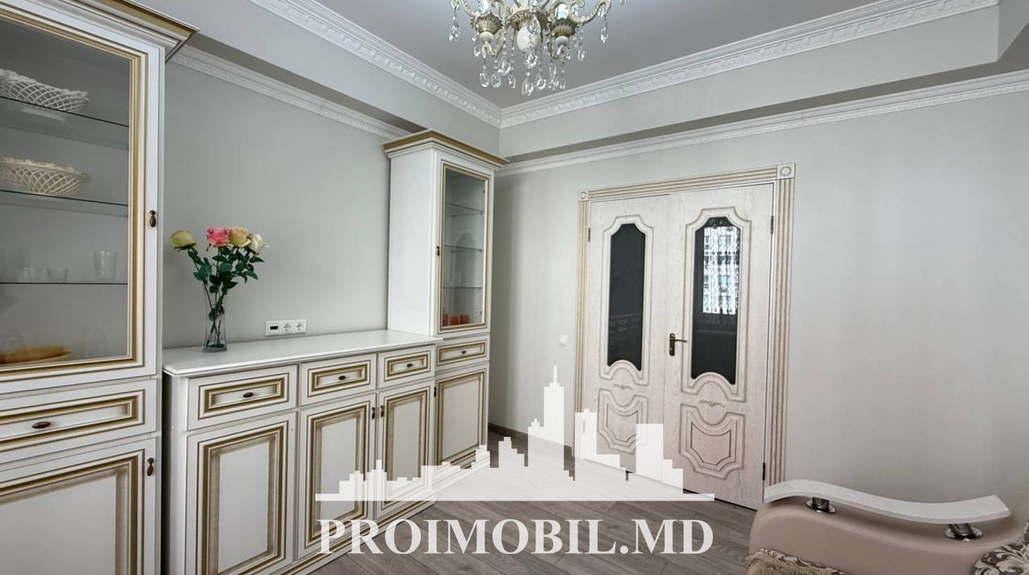 https://images.proimobil.md/mJeNUQixKJIeAeYiTq6c4Hn0nhe3O80KFnQIwK7KMy8/watermark:0.75:so:0:30:0.39/resize:fill:1460:816:1/gravity:ce/bG9jYWw6Ly8vZXN0YXRlL2xyL2U0ZDQzODJlLThkNGQtNGFmYS04OTc5LWM1MWNkMzVhMDA1NC5qcGVn