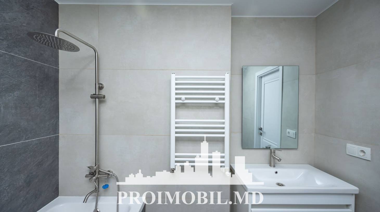 https://images.proimobil.md/mK9gnTlt88W7KhKi4O0BP1f9F5DZxrH3s-iF393TNck/watermark:0.75:so:0:30:0.39/resize:fill:1460:816:1/gravity:ce/bG9jYWw6Ly8vZXN0YXRlL2xyL2NhNTg5OWMyLWMyODgtNGMzOC1iN2Q1LTU1NjdkZWJhOWNjYS5qcGVn
