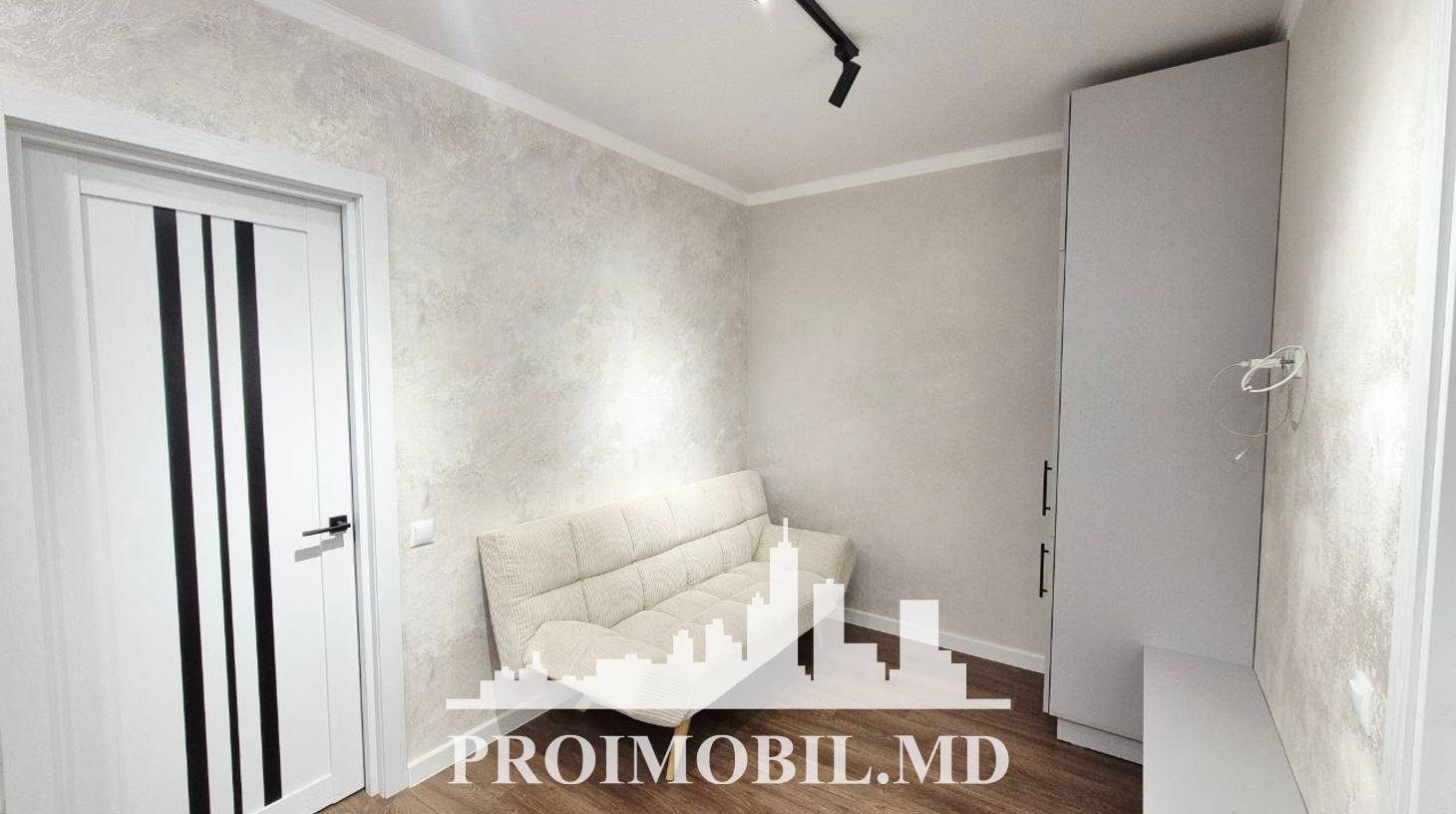 https://images.proimobil.md/mN0YROSDsZFzxFRwHhd-eamwbh3hX5tWdV6pBmFiFcA/watermark:0.75:so:0:30:0.39/resize:fill:1460:816:1/gravity:ce/bG9jYWw6Ly8vZXN0YXRlL2xyLzM3OTkwYzVjLTgyNzYtNDJkNi04MzA2LWQ0OWViZmI3ZGYxNS5qcGVn