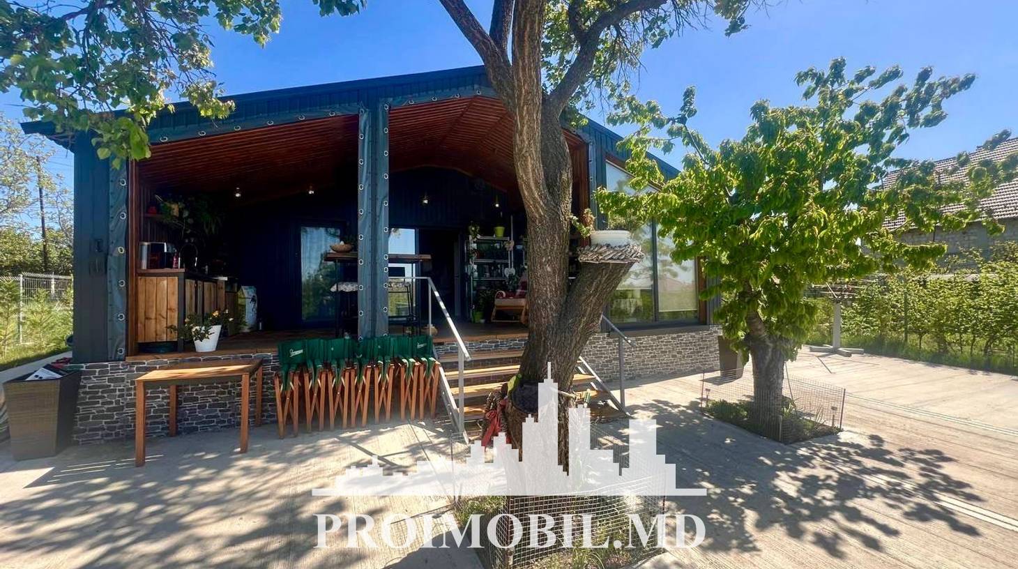 https://images.proimobil.md/mOaZIZ6GHmAxSiQnRjZX6IJq-_e0i2zH_N587hvsrg4/watermark:0.75:so:0:30:0.39/resize:fill:1460:816:1/gravity:ce/bG9jYWw6Ly8vZXN0YXRlL2xyLzkyZTg0ODc4LTg2ZjItNGUyNy1hNTNhLTlhZGY5ZjlkNjdjNy5qcGVn