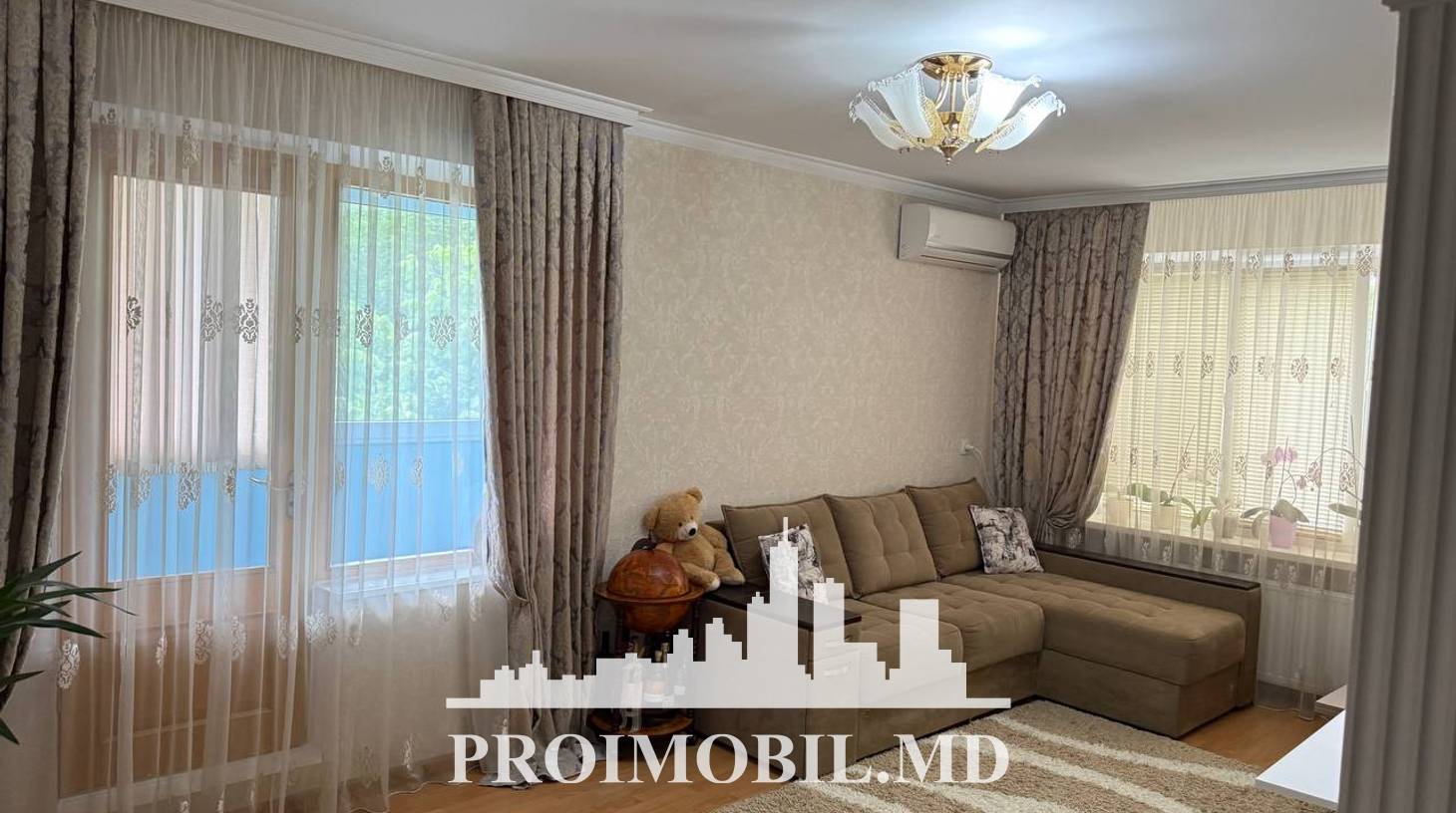 https://images.proimobil.md/mQCdB4QVBP2UV6K3y5A1cIuzA8J5nPUgQ1_EAOaGcDA/watermark:0.75:so:0:30:0.39/resize:fill:1460:816:1/gravity:ce/bG9jYWw6Ly8vZXN0YXRlL2xyLzA3NjMwYTNjLTRlNzYtNGJjNy04MTBmLTA0YWM1MzMzMjJjNS5qcGVn
