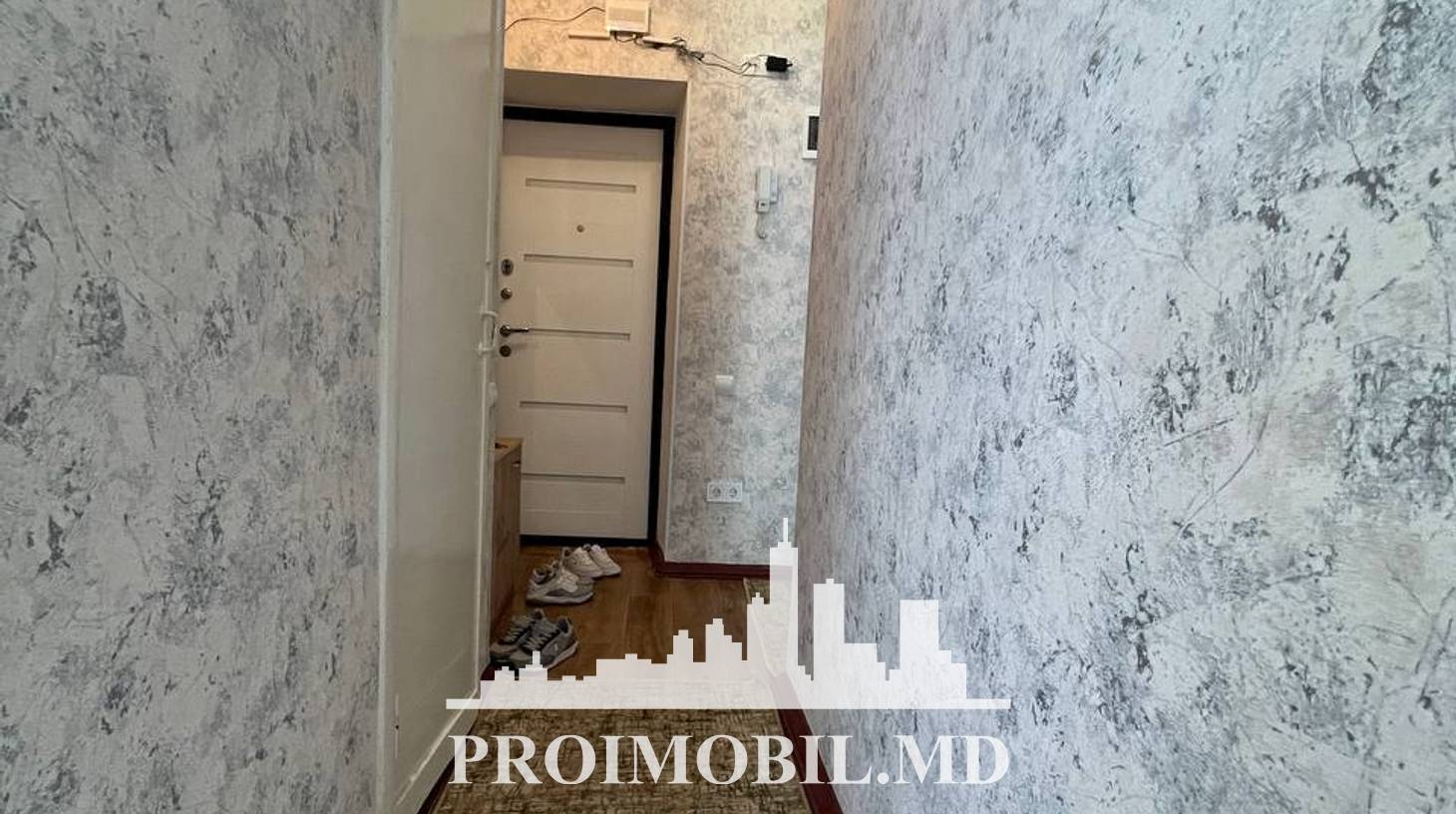 https://images.proimobil.md/mR87XyTftpSRjz0ZVerMV6wZBaqK68n0cfOcXX02_pE/watermark:0.75:so:0:30:0.39/resize:fill:1460:816:1/gravity:ce/bG9jYWw6Ly8vZXN0YXRlL2xyLzBiNzM3ZjczLWVhMDQtNDc5Yy04ODMwLWJhZjA3YTVhNzNlMS5qcGVn